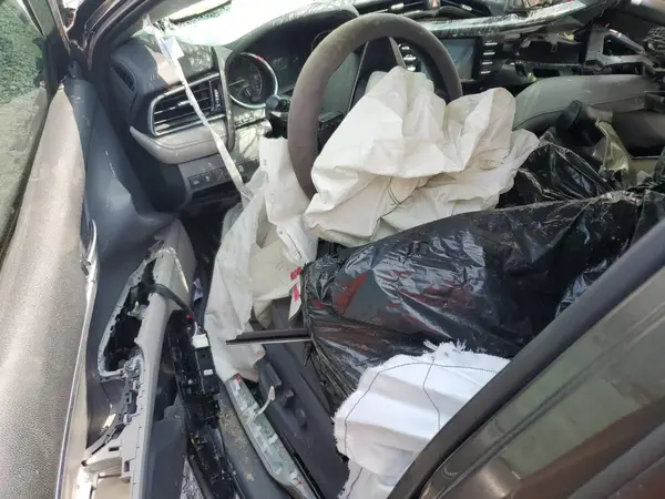 4T1B11HK1KU231806 2019 TOYOTA CAMRY - Image 8