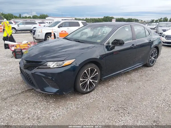 4T1B11HK1KU233278 2019 TOYOTA CAMRY - Image 2