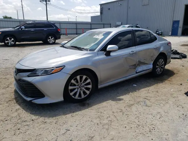 4T1B11HK1KU237962 2019 TOYOTA CAMRY - Image 1