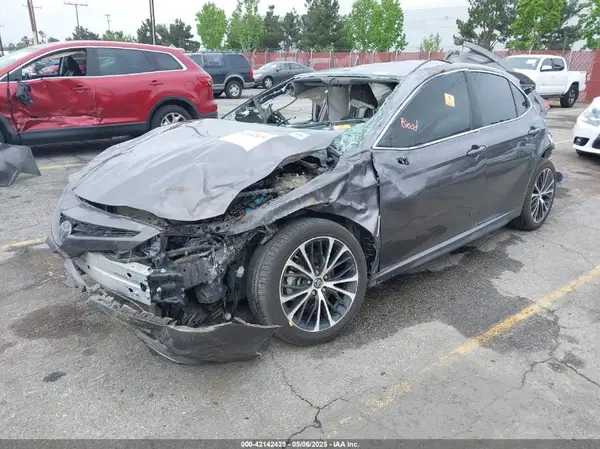 4T1B11HK1KU244667 2019 TOYOTA CAMRY - Image 2