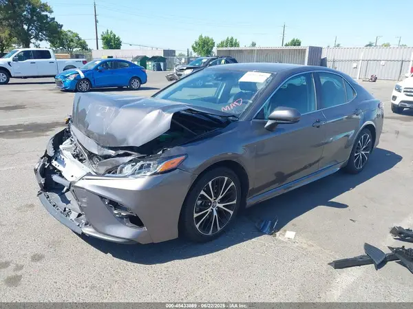 4T1B11HK1KU247746 2019 TOYOTA CAMRY - Image 2