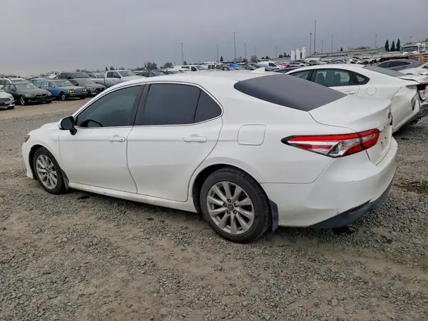 4T1B11HK1KU248475 2019 TOYOTA CAMRY - Image 2