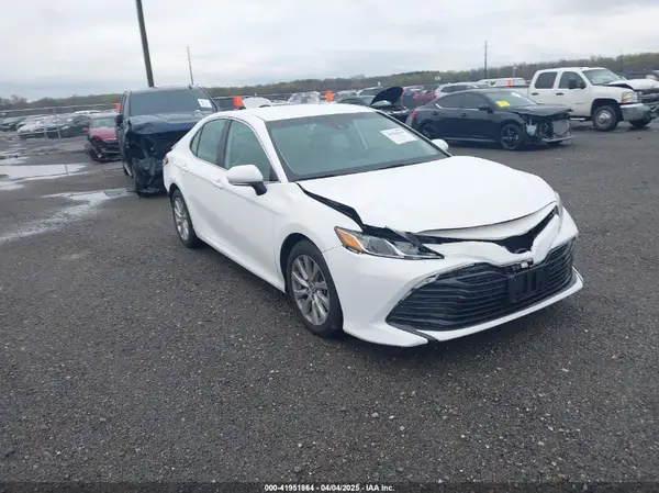 4T1B11HK1KU252879 2019 TOYOTA CAMRY - Image 1
