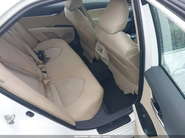 4T1B11HK1KU252879 2019 TOYOTA CAMRY - Image 8