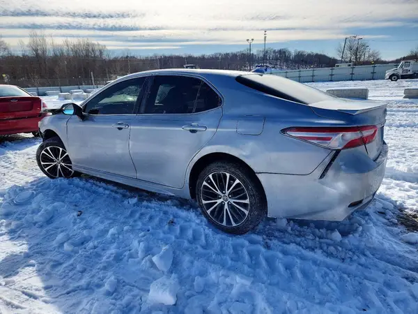 4T1B11HK1KU257709 2019 TOYOTA CAMRY - Image 2