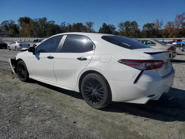 4T1B11HK1KU258147 2019 TOYOTA CAMRY - Image 2