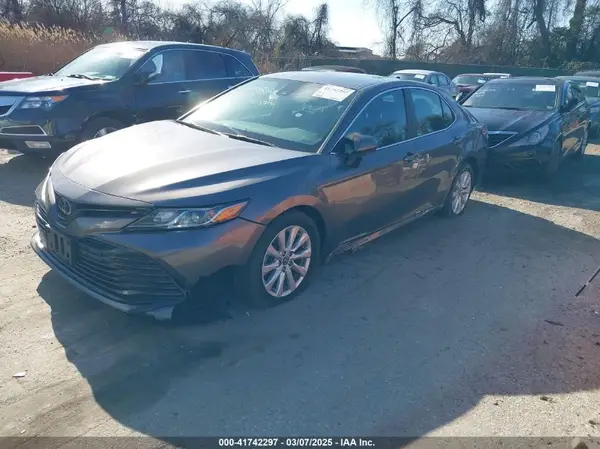 4T1B11HK1KU259007 2019 TOYOTA CAMRY - Image 2