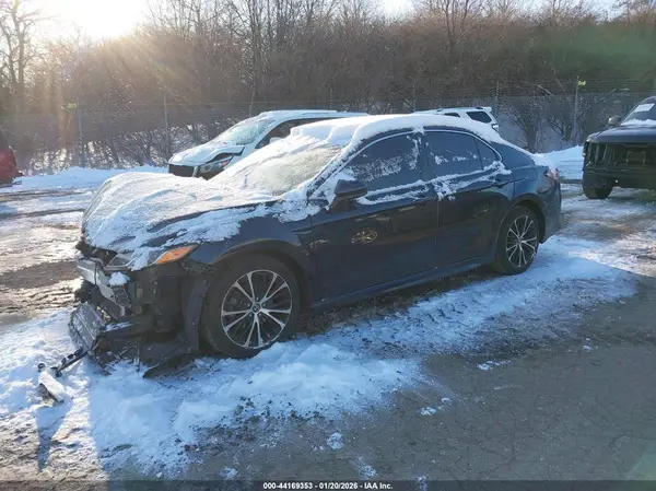 4T1B11HK1KU261369 2019 TOYOTA CAMRY - Image 2