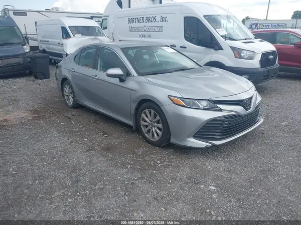 4T1B11HK1KU262618 2019 TOYOTA CAMRY - Image 1