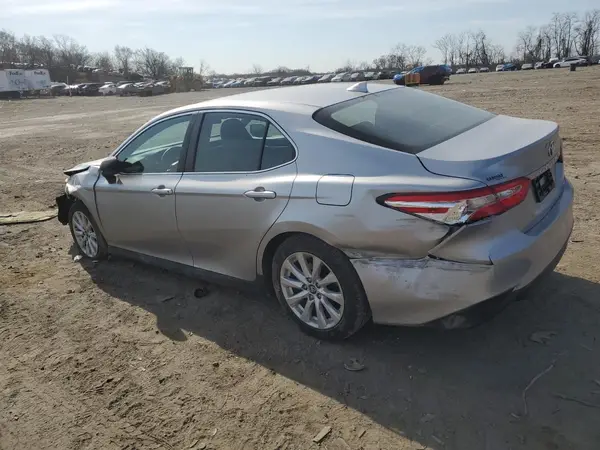 4T1B11HK1KU263364 2019 TOYOTA CAMRY - Image 2