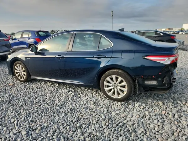 4T1B11HK1KU264224 2019 TOYOTA CAMRY - Image 2