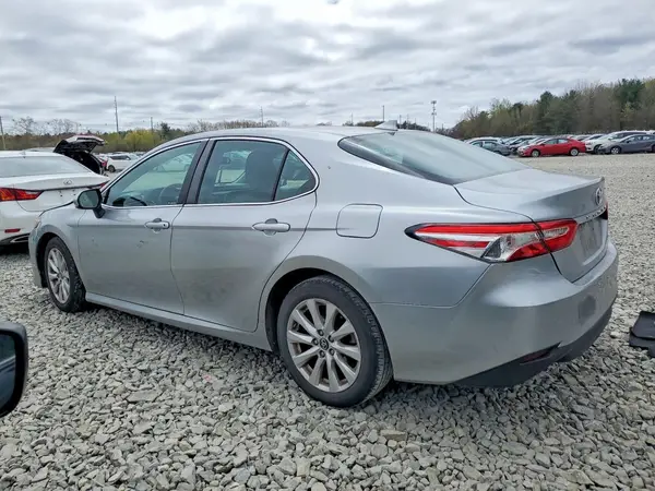 4T1B11HK1KU267303 2019 TOYOTA CAMRY - Image 2