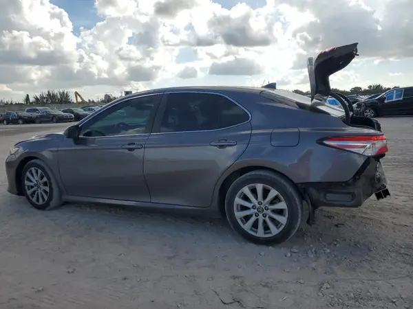 4T1B11HK1KU268113 2019 TOYOTA CAMRY - Image 2
