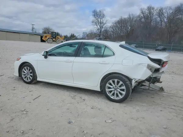 4T1B11HK1KU269682 2019 TOYOTA CAMRY - Image 2