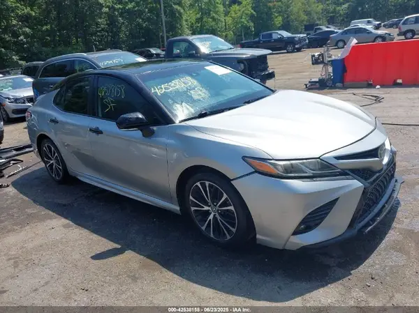 4T1B11HK1KU271707 2019 TOYOTA CAMRY - Image 1