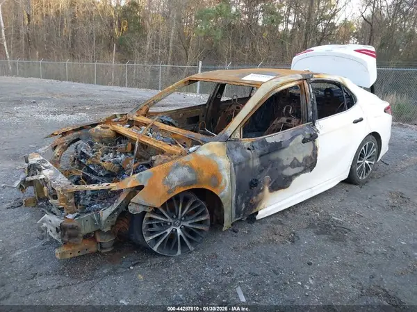 4T1B11HK1KU275756 2019 TOYOTA CAMRY - Image 2