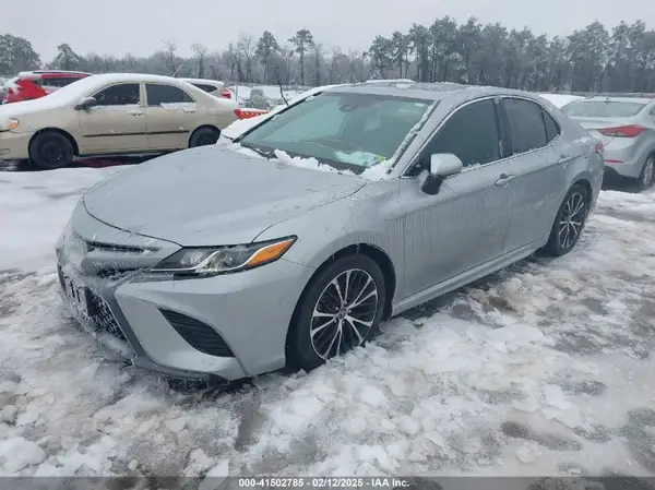 4T1B11HK1KU276910 2019 TOYOTA CAMRY - Image 2