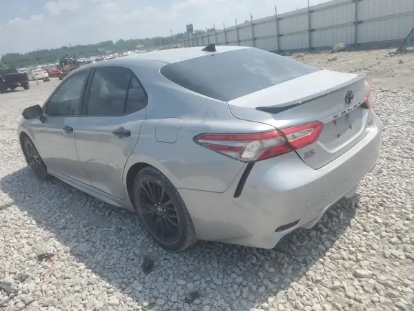 4T1B11HK1KU278074 2019 TOYOTA CAMRY - Image 2