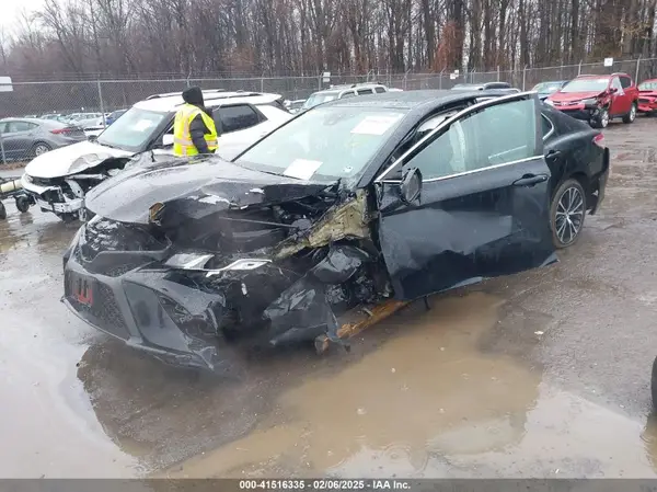 4T1B11HK1KU278947 2019 TOYOTA CAMRY - Image 2