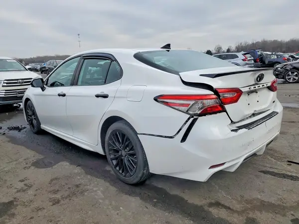 4T1B11HK1KU284585 2019 TOYOTA CAMRY - Image 2