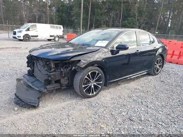 4T1B11HK1KU294470 2019 TOYOTA CAMRY - Image 2