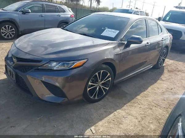 4T1B11HK1KU296266 2019 TOYOTA CAMRY - Image 2