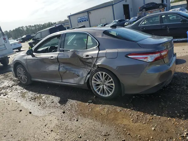 4T1B11HK1KU300011 2019 TOYOTA CAMRY - Image 2