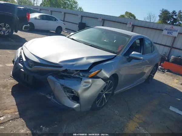 4T1B11HK1KU681049 2019 TOYOTA CAMRY - Image 2