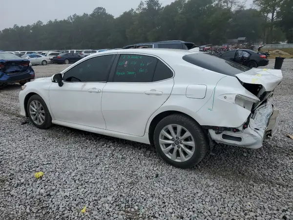 4T1B11HK1KU683061 2019 TOYOTA CAMRY - Image 2