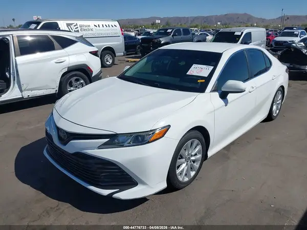4T1B11HK1KU684551 2019 TOYOTA CAMRY - Image 2
