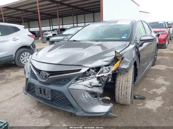 4T1B11HK1KU686008 2019 TOYOTA CAMRY - Image 2