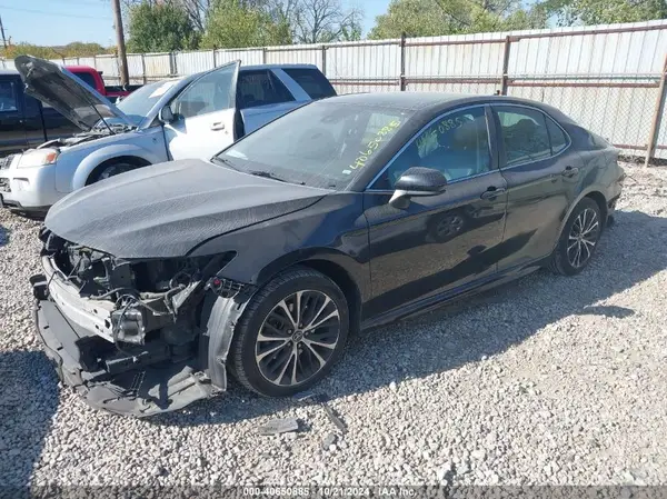 4T1B11HK1KU686574 2019 TOYOTA CAMRY - Image 2