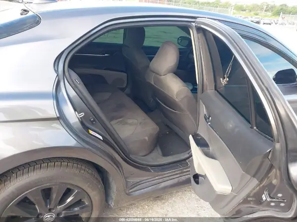 4T1B11HK1KU697803 2019 TOYOTA CAMRY - Image 8