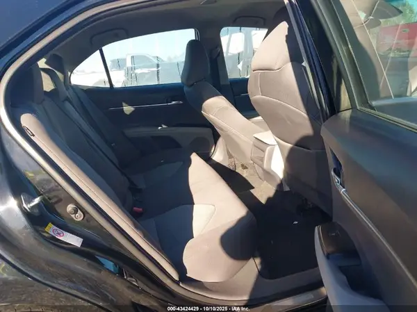 4T1B11HK1KU697946 2019 TOYOTA CAMRY - Image 8