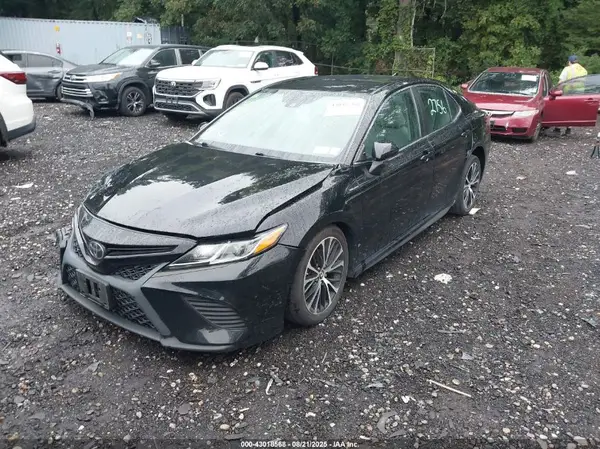 4T1B11HK1KU699695 2019 TOYOTA CAMRY - Image 2