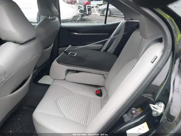 4T1B11HK1KU699695 2019 TOYOTA CAMRY - Image 8