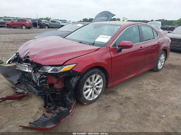 4T1B11HK1KU701817 2019 TOYOTA CAMRY - Image 2