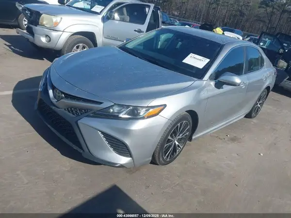 4T1B11HK1KU703079 2019 TOYOTA CAMRY - Image 2