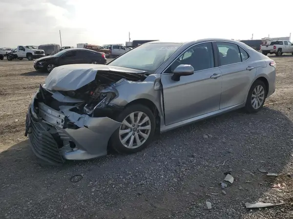 4T1B11HK1KU704457 2019 TOYOTA CAMRY - Image 1
