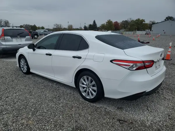4T1B11HK1KU707889 2019 TOYOTA CAMRY - Image 2