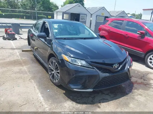4T1B11HK1KU709982 2019 TOYOTA CAMRY - Image 1