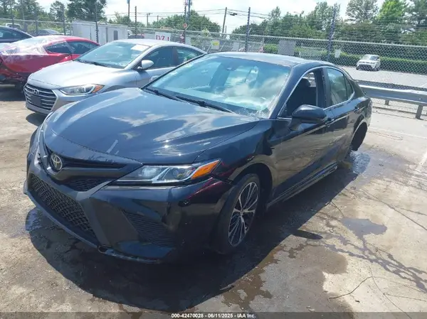 4T1B11HK1KU709982 2019 TOYOTA CAMRY - Image 2