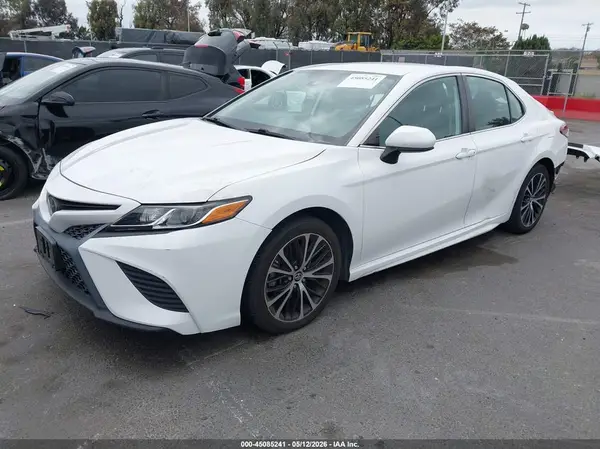 4T1B11HK1KU710887 2019 TOYOTA CAMRY - Image 2