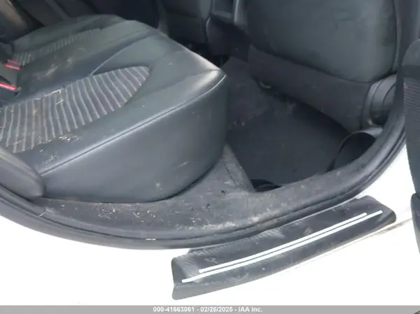 4T1B11HK1KU711599 2019 TOYOTA CAMRY - Image 8