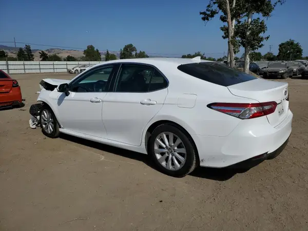 4T1B11HK1KU711697 2019 TOYOTA CAMRY - Image 2