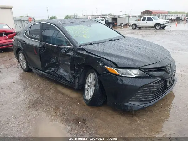 4T1B11HK1KU714583 2019 TOYOTA CAMRY - Image 1