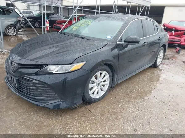 4T1B11HK1KU714583 2019 TOYOTA CAMRY - Image 2