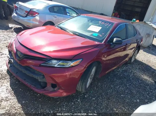 4T1B11HK1KU715667 2019 TOYOTA CAMRY - Image 2