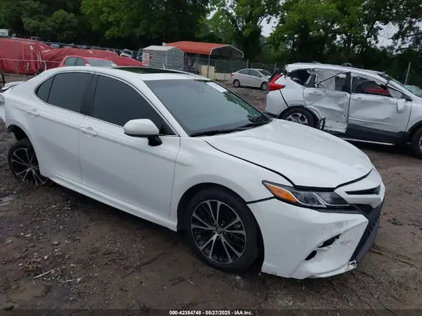 4T1B11HK1KU716592 2019 TOYOTA CAMRY - Image 1