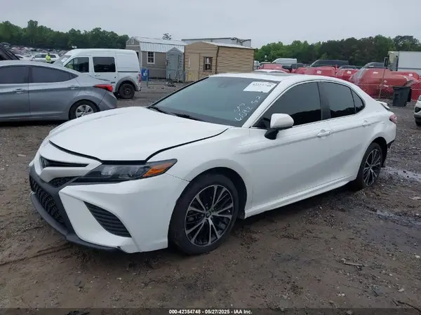 4T1B11HK1KU716592 2019 TOYOTA CAMRY - Image 2